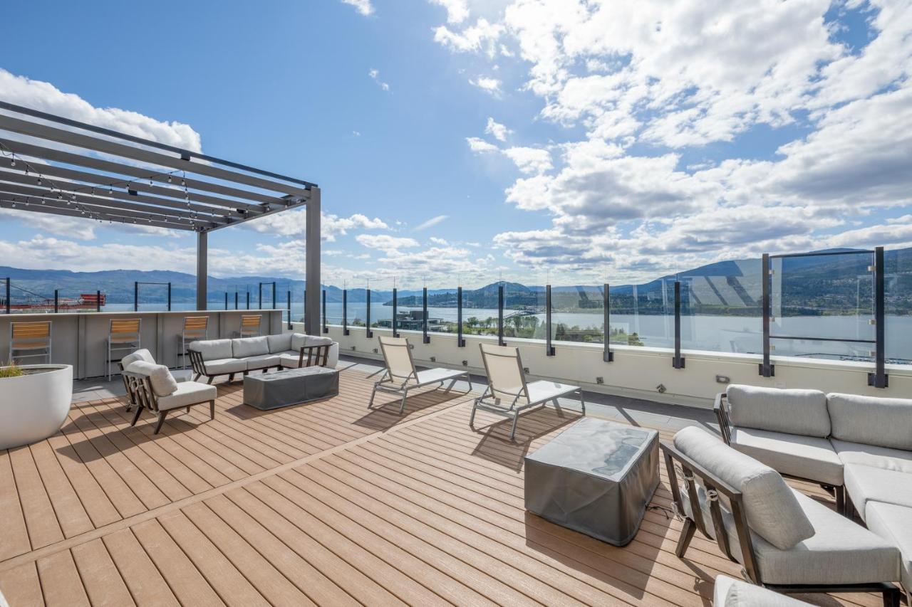 Brand New Luxury Downtown Near The Beach #13 킬로나 외부 사진